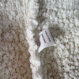 Cozy Off-White Textured Knit Throw